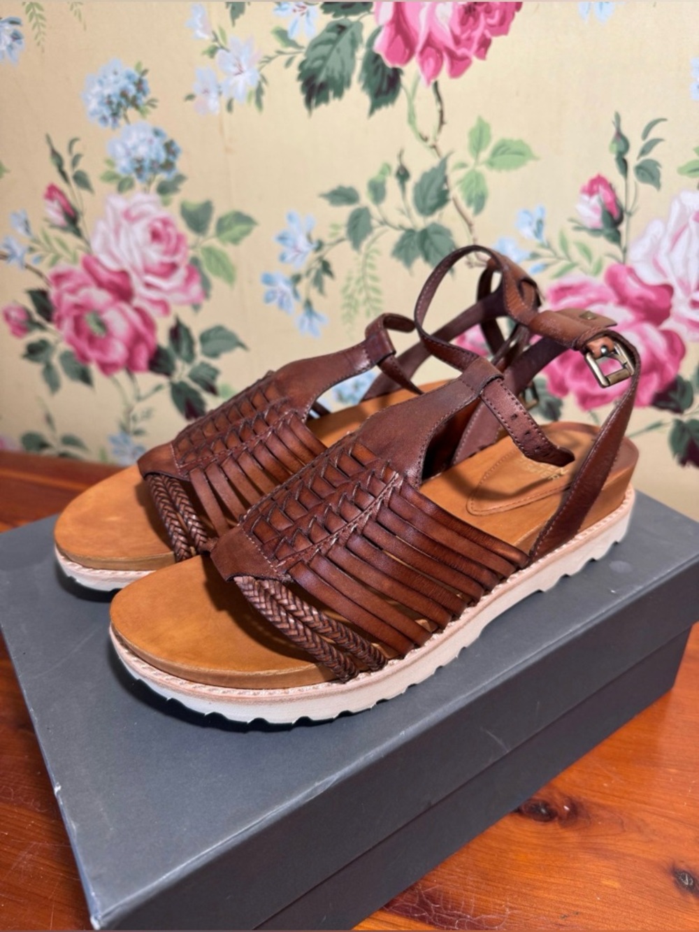Eileen Fisher Brown Woven Leather Huarache Ankle-Strap Sandal lightweight sole 7 - Picture 2 of 5